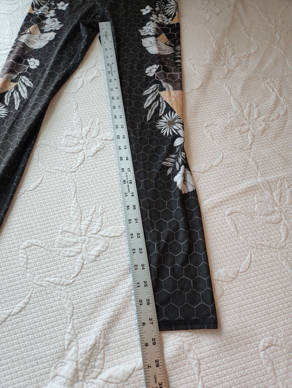 Black Floral Hexagon Print Leggings with Beige Accents - Picture 3 of 7